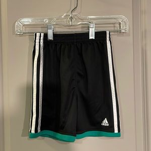 Adidas boys Size 6 shorts